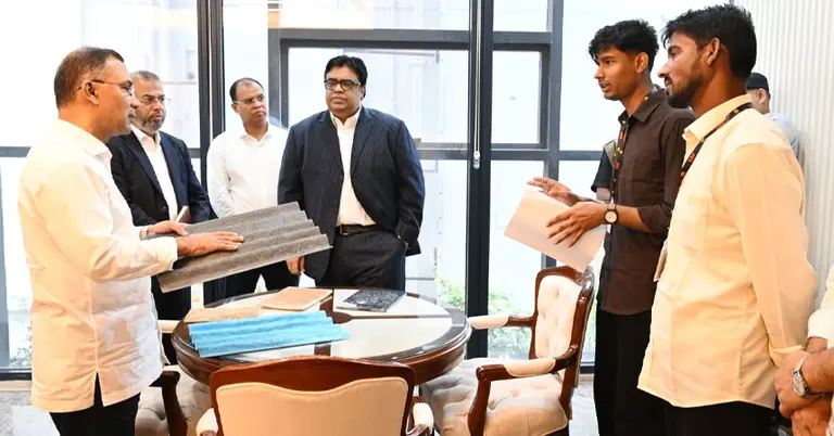 সাজ্জাদুলকে উদ্ভাবনী কাজে রাষ্ট্রীয় সহযোগিতার আশ্বাস দিয়েছেন প্রধানমন্ত্রী